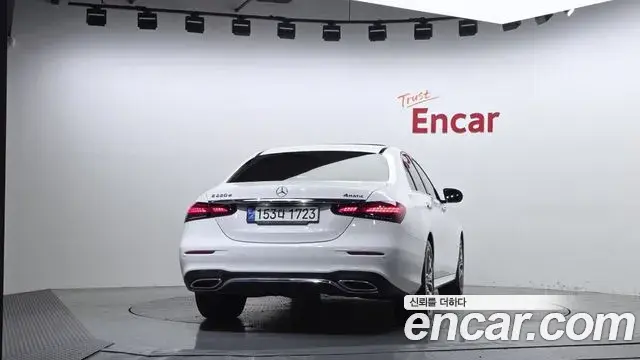 Mercedes-Benz E-Class 2021 — Фото 4/20