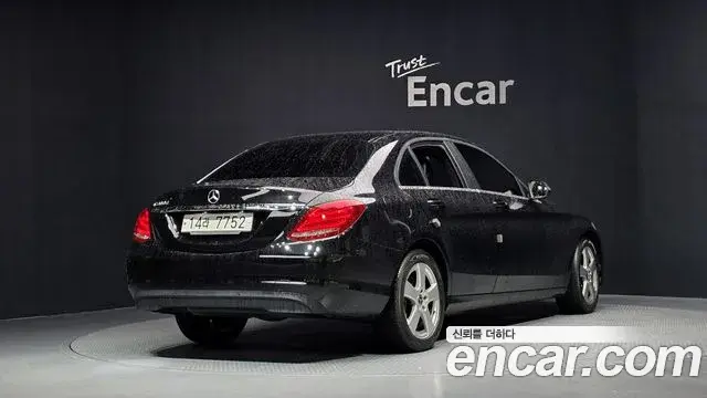 Mercedes-Benz C-Class 2018 — Şəkil 2/20