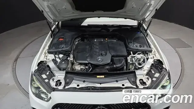 Mercedes-Benz E-Class 2020 — Фото 6/20