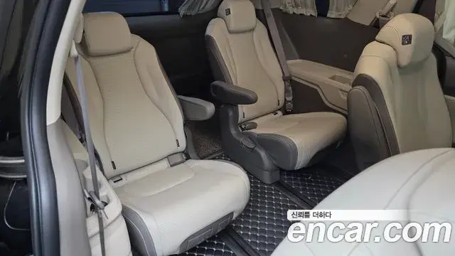 Kia Carnival 2021 — Şəkil 19/20