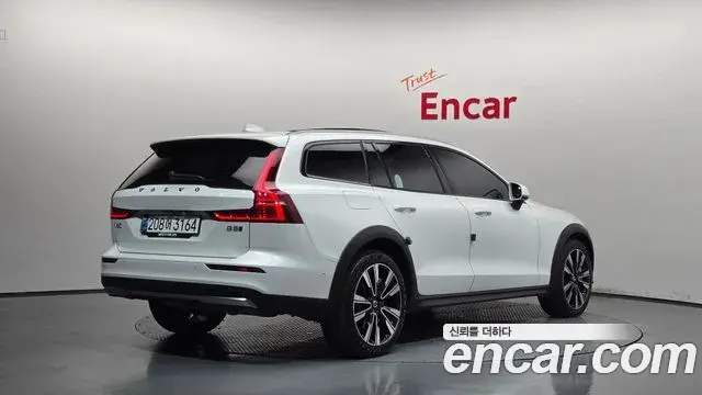 Volvo V60 Cross Country 2024 — Şəkil 2/20