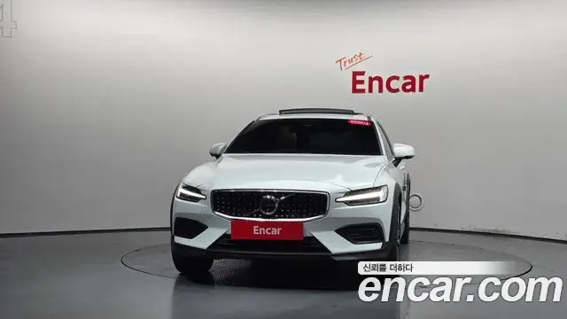 Volvo V60 Cross Country 2024 — Şəkil 3/20