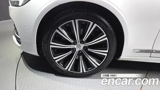 Volvo S90 2021 — Photo 4/20