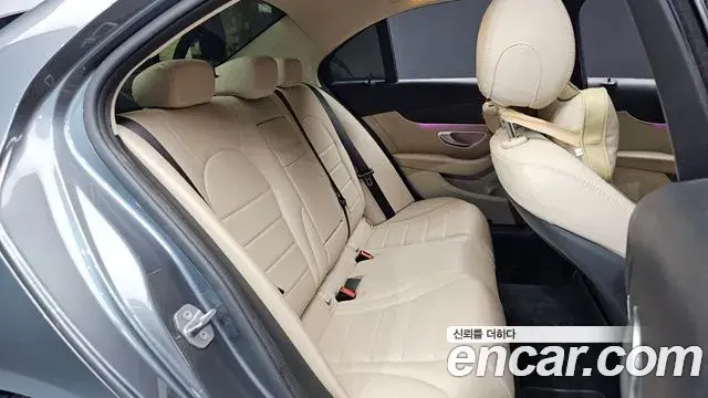 Mercedes-Benz C-Class 2019 — Фото 12/20