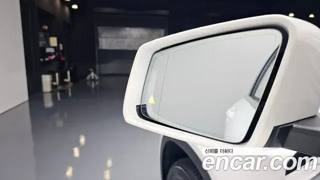Mercedes-Benz GLA-Class 2019 — Photo 19/31