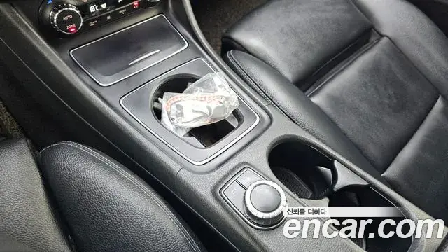Mercedes-Benz GLA-Class 2019 — Photo 20/31