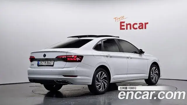 Volkswagen Jetta 2021 — Фото 2/20