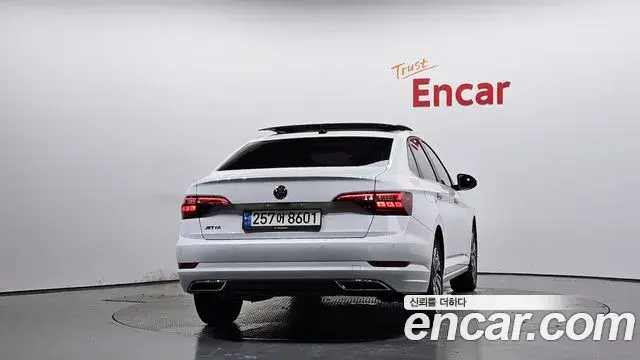 Volkswagen Jetta 2021 — Фото 4/20
