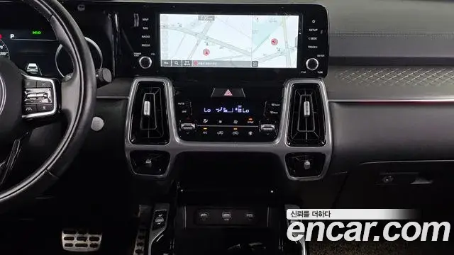 Kia Sorento 2023 — Фото 14/20