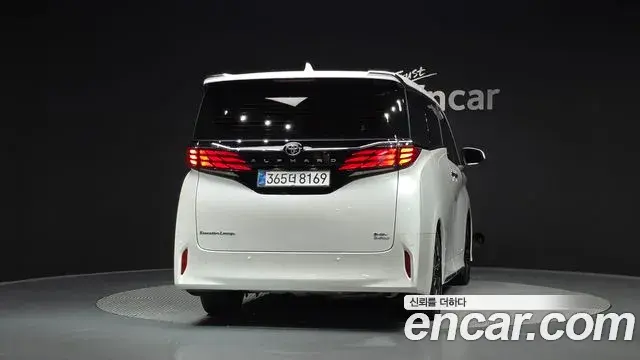Toyota Alphard 2025 — Photo 4/20