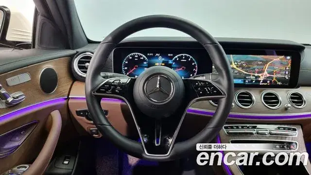 Mercedes-Benz E-Class 2022 — Фото 12/20