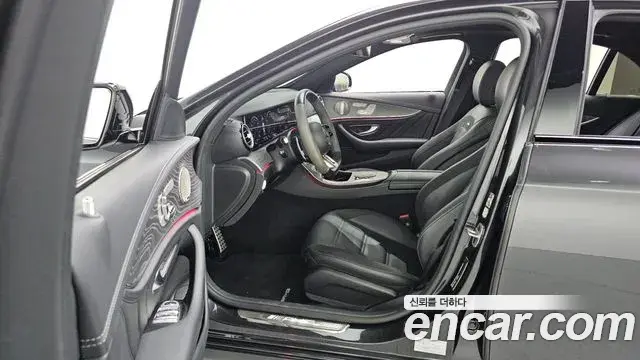 Mercedes-Benz E-Class 2023 — Фото 10/20
