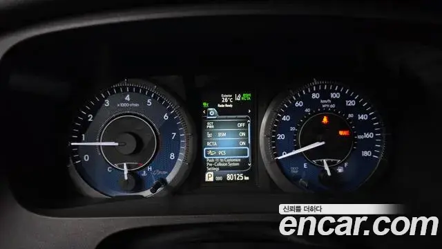 Toyota Sienna 2018 — Photo 8/20