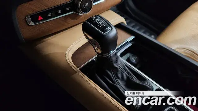 Volvo XC90 2019 — Şəkil 9/20