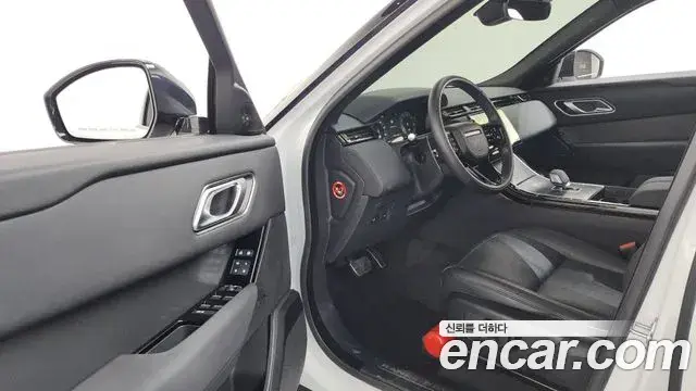 Land Rover Range Rover Velar 2024 — Photo 10/20