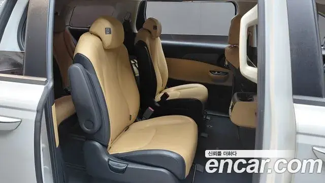 Kia Carnival 2021 — Фото 11/20