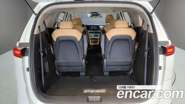 Kia Carnival 2021 — Фото 16/20