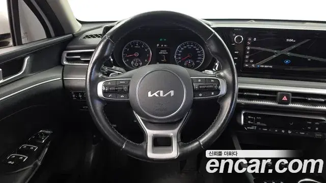 Kia K5 2022 — Şəkil 13/20