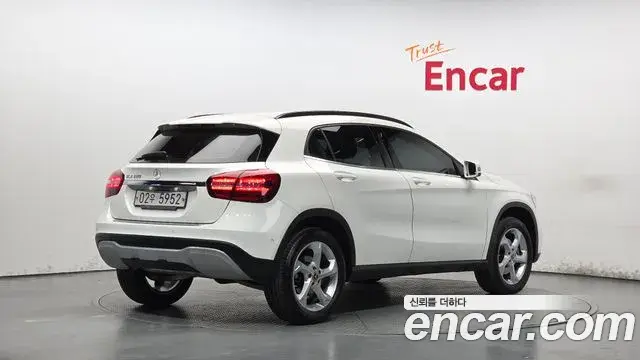 Mercedes-Benz GLA-Class 2019 — ფოტო 28/30