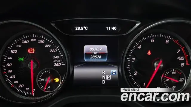 Mercedes-Benz GLA-Class 2019 — ფოტო 8/30
