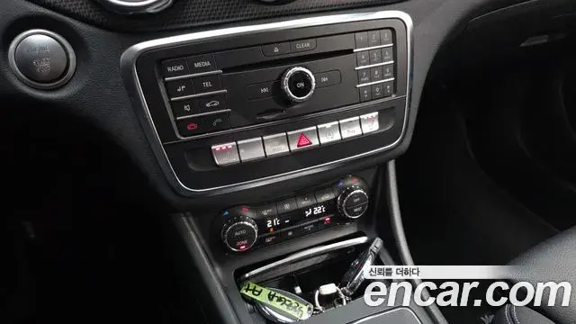 Mercedes-Benz GLA-Class 2019 — ფოტო 26/30
