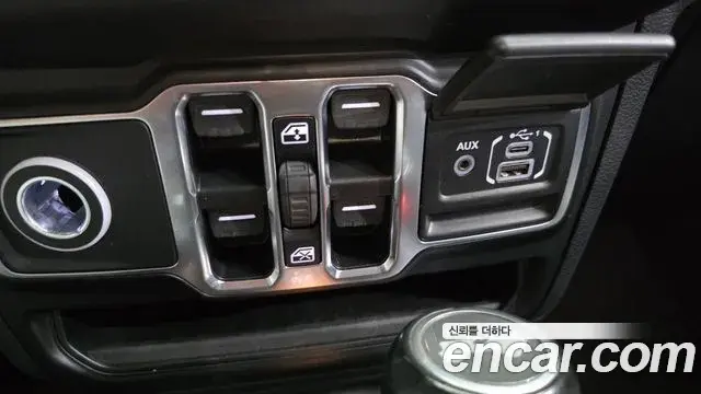 Jeep Wrangler 2021 — Фото 20/20