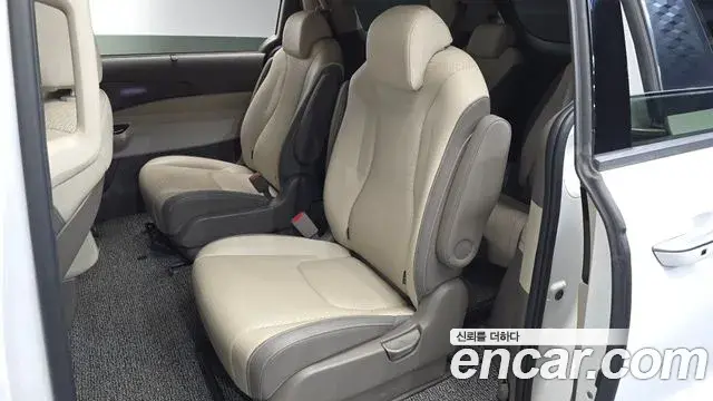 Kia Carnival 2021 — Photo 11/20