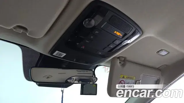 Kia Carnival 2021 — Photo 19/20