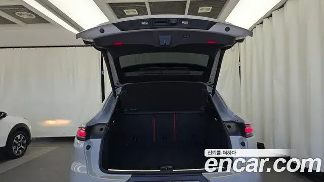 Porsche Cayenne 2021 — Фото 17/20
