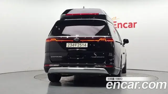 Kia Carnival 2021 — Фото 4/20