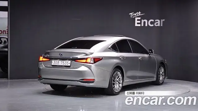 Lexus ES300h 2018 — Şəkil 2/20
