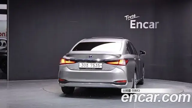 Lexus ES300h 2018 — Şəkil 4/20