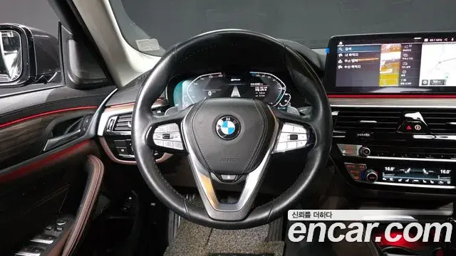 BMW 5 Series 2020 — Şəkil 13/20