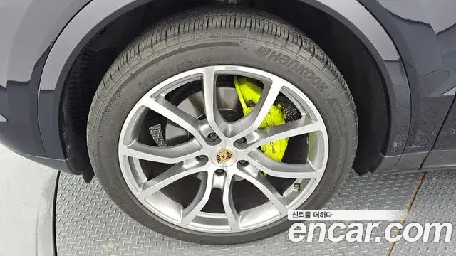 Porsche Cayenne 2020 — Photo 5/20