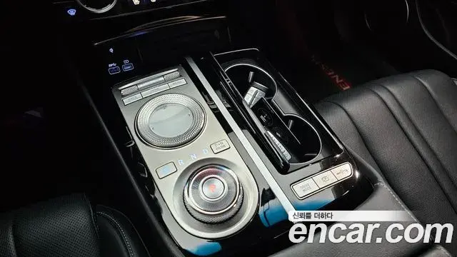 Genesis Electrified G80 2021 — Photo 9/20