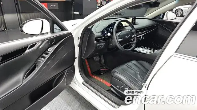 Genesis Electrified G80 2021 — Photo 10/20