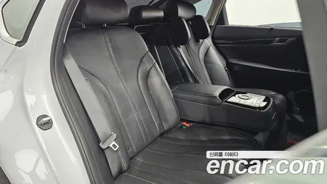 Genesis Electrified G80 2021 — Photo 11/20