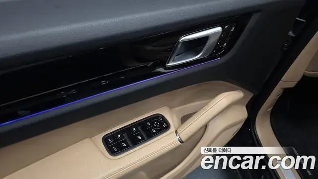 Porsche Cayenne 2020 — Фото 18/20