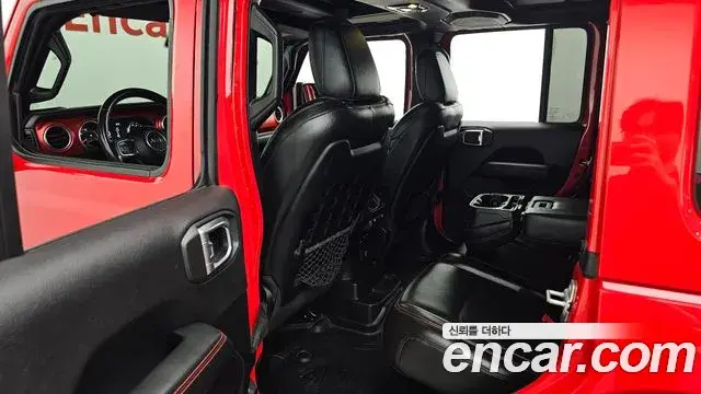 Jeep Wrangler 2020 — Фото 12/20
