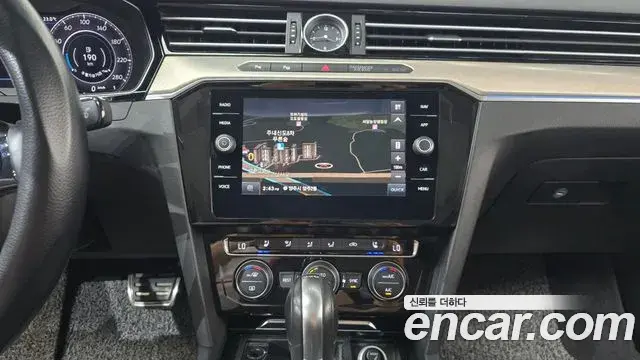 Volkswagen Arteon 2019 — ფოტო 28/31