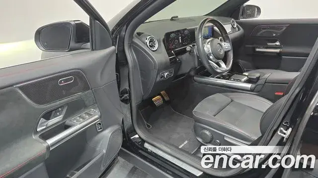 Mercedes-Benz GLA-Class 2022 — Фото 10/20