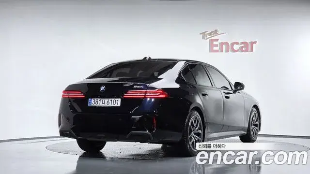 BMW 5 Series 2024 — Photo 2/20