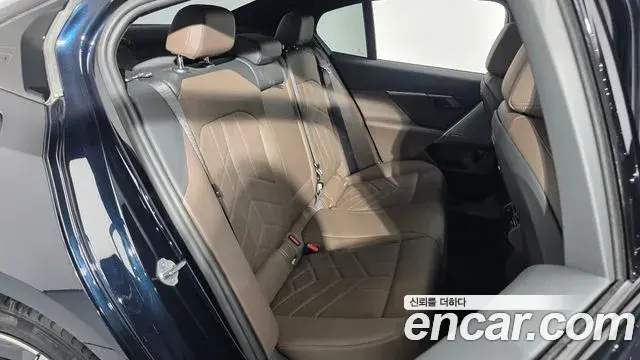 BMW 5 Series 2024 — Photo 11/20