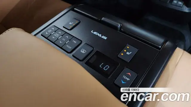 Lexus ES300h 2022 — Şəkil 19/20