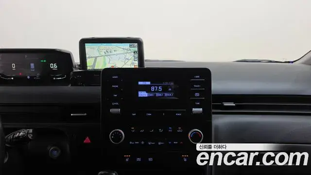 Hyundai Staria 2022 — Şəkil 13/20