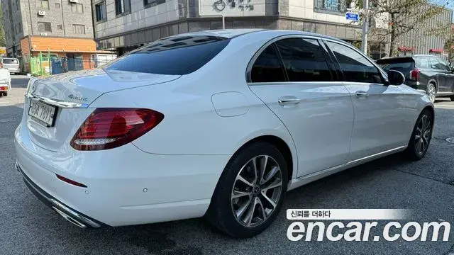 Mercedes-Benz E-Class 2018 — Фото 3/15