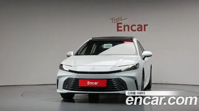 Toyota Camry 2026 — Photo 3/31