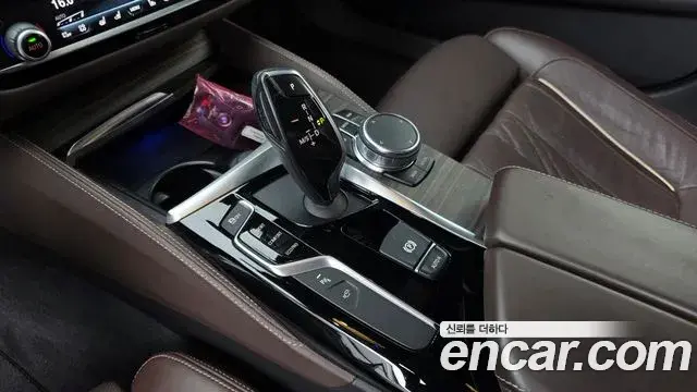 BMW 5 Series 2018 — Фото 9/20