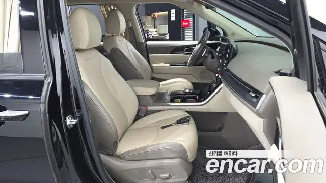 Kia Carnival 2022 — Фото 11/20