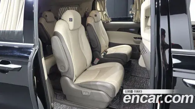 Kia Carnival 2022 — Фото 12/20